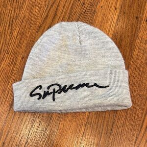 Supreme FW18 Classic Script Beanie | Heather Grey | Streetwear Essential